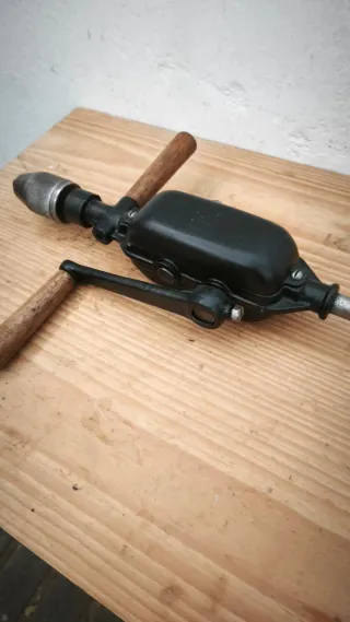 Berbequim Manual Antigo