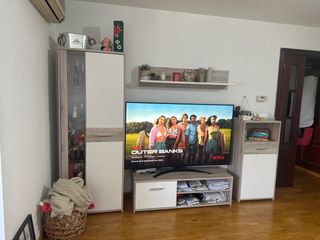 Comedor, con vitrina y Auxiliar Estante Mueble TV