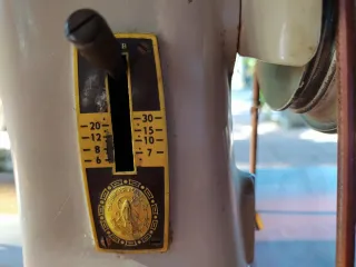 Máquina de coser Singer antigua