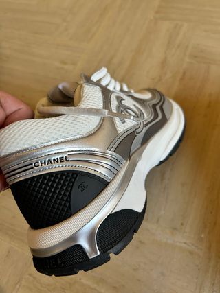 Chanel Sneakers Uomo Taglia 43 Argento Bianco