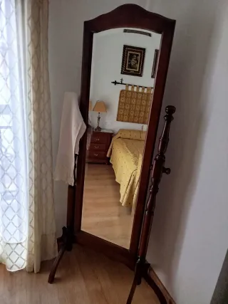 Specchio da terra per guardaroba in legno