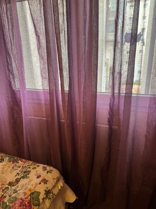 Dos Cortinas fruncidas malva translucidas