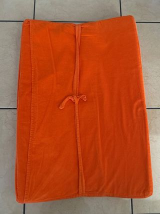 Cambiador de bebé + colcha para la cuna