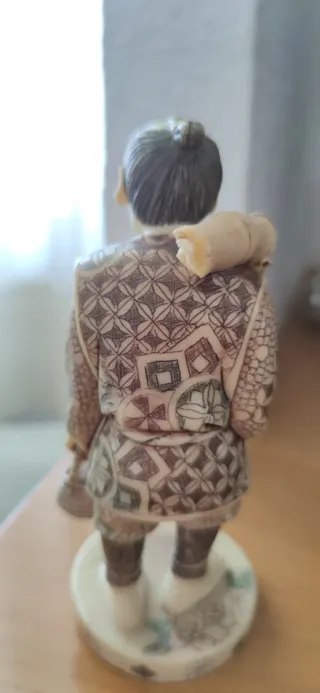 Figura Okimono antiguo