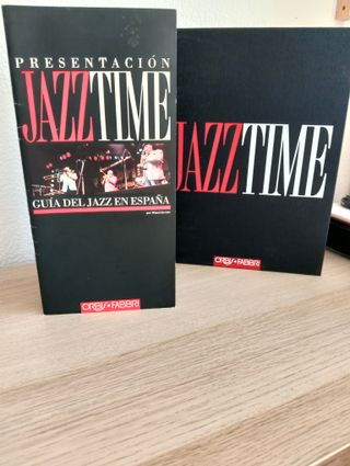 63 CDs de Jazz, revistas y guía