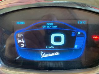 Vespa Primavera Edición Special Sport Roja