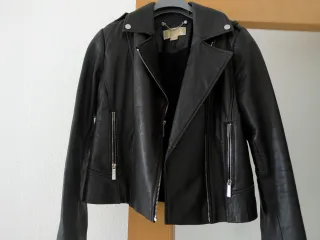 Chaqueta de cuero Michael Kors negra
