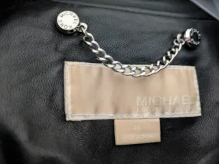 Chaqueta de cuero Michael Kors negra