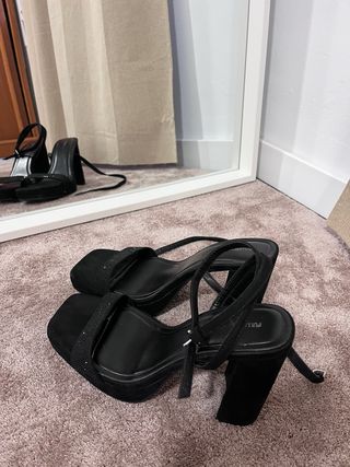 Sandalias de tacón negras