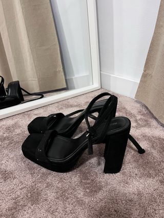 Sandalias de tacón negras