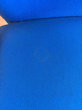 Silla de oficina azul y negra