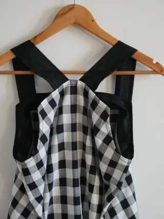 Bata adulta cuadros blanco y negro