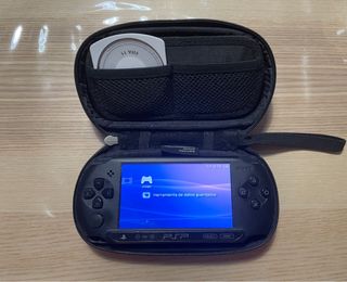 PSP Street + Funda + FIFA 11