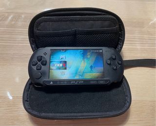 PSP Street + Funda + FIFA 11