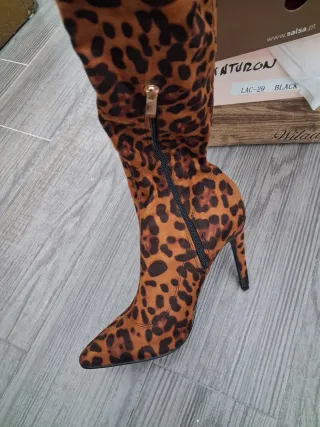 Botas altas tacón estampado leopardo