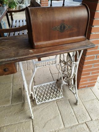 Máquina de coser antigua Singer
