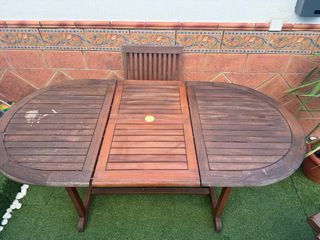 Mesa y 4 sillas de jardín