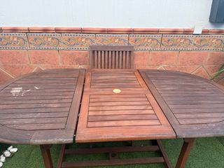 Mesa y 4 sillas de jardín