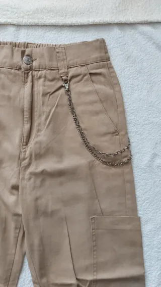 Pantalón cargo Pull&Bear beige
