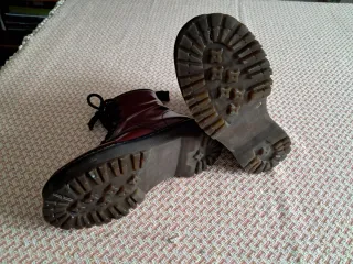 Botines granate con cordones