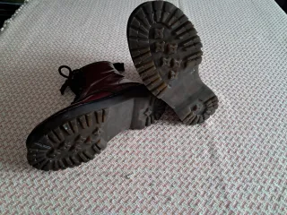 Botines granate con cordones