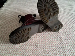 Botines granate con cordones