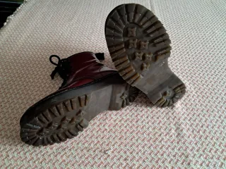 Botines granate con cordones