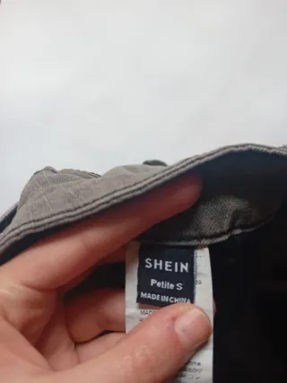 Pantantalones shorts vaqueros grises