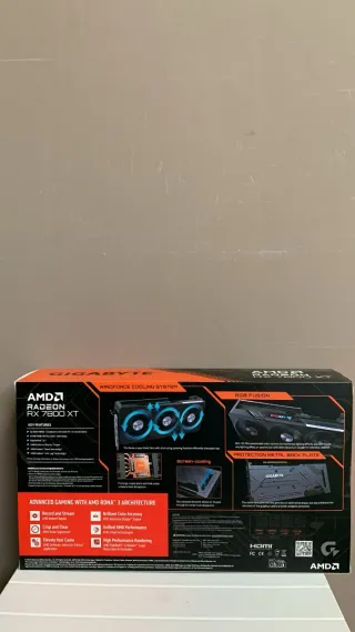 GIGABYTE AMD Radeon RX 7800 XT 16GB