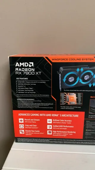 GIGABYTE AMD Radeon RX 7800 XT 16GB