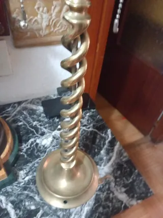 Lámpara de mesa latón antigua espiral