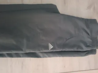 Pantalón chándal Adidas gris