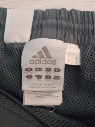 Pantalón chándal Adidas gris