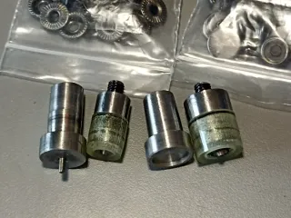 Máquina para corchetes