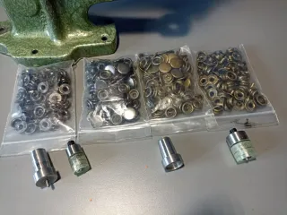 Máquina para corchetes