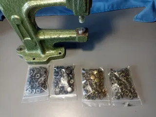 Máquina para corchetes