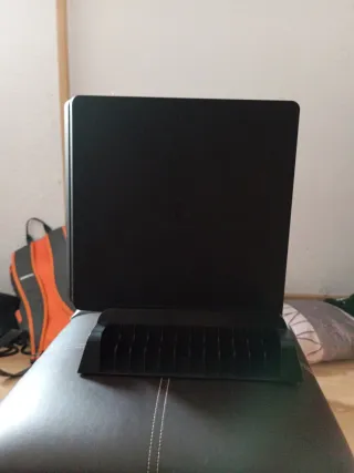 PS4 SLIM 1TB CON MANDO+VENTILADOR SOPORTE+JUEGOS