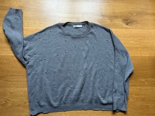 Jersey Stradivarius gris con pedrería T.M,