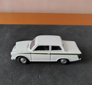 Coche a escala H0 1/76 Ford Cortina Oxford