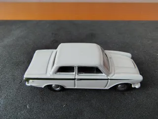 Coche a escala H0 1/76 Ford Cortina Oxford