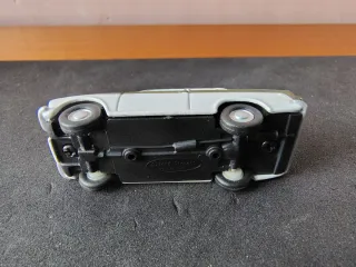 Coche a escala H0 1/76 Ford Cortina Oxford