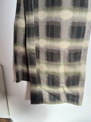 Pantalón de cuadros gris y verde