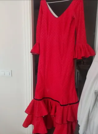 Traje Flamenca Rojo Lunar Negro