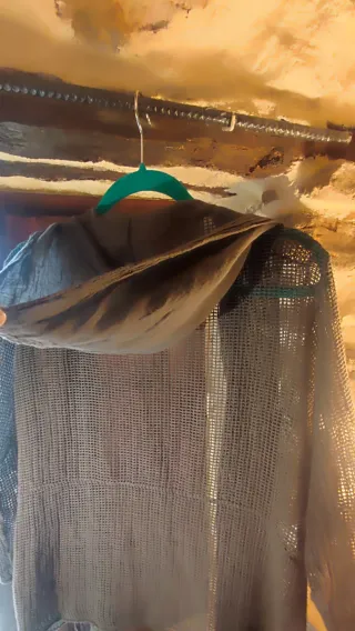 Chaqueta calada capucha bimateria