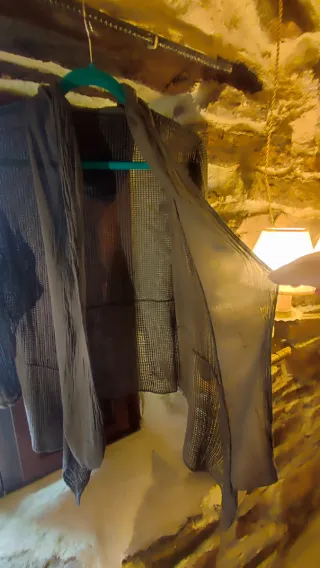 Chaqueta calada capucha bimateria