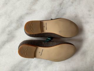 Zapatos planos Mary Jane marrones y verdes