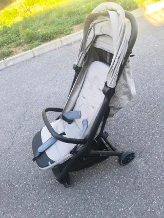 Silla de paseo ligera y plegable Nubi 2