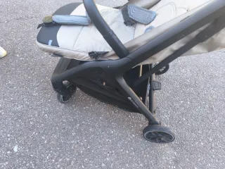 Silla de paseo ligera y plegable Nubi 2