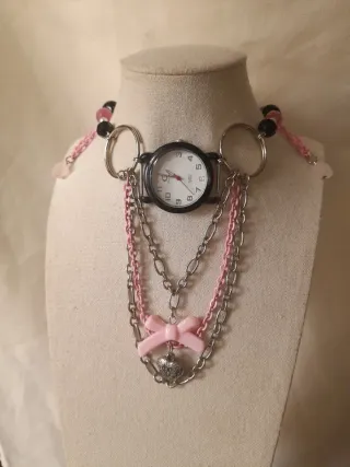 Colar Handmade Vintage com Relógio e Pingentes