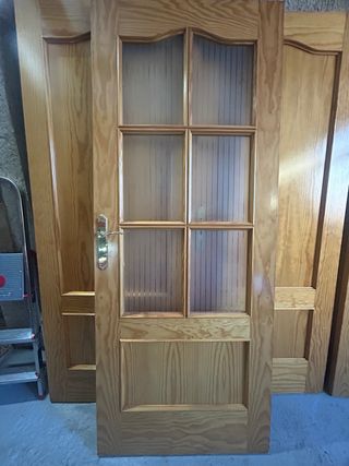 Dos Puertas madera pino con cristal (65€/unidad)